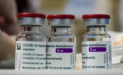 Admite AstraZeneca que su vacuna contra Covid-19 puede generar trombosis
