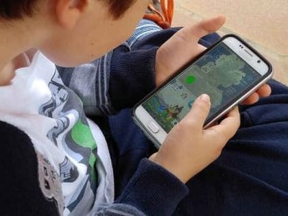 Infancia en la era digital: Entre la tecnología y las redes sociales