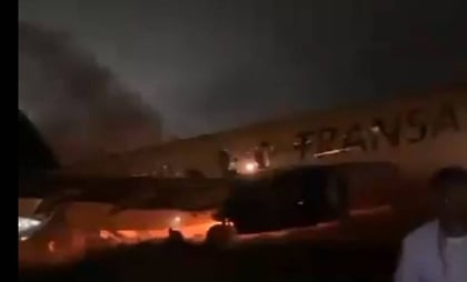 VIDEO: Avión se sale de la pista en Senegal, hay 10 heridos