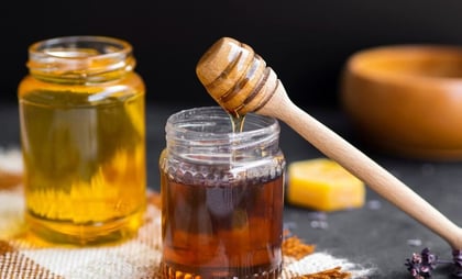 Para qué sirve tomar agua con miel en ayunas