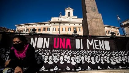 Con relojes inteligentes buscan proteger a mujeres víctimas de violencia en Italia
