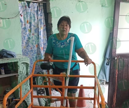 Doña Bertha aclama apoyo para su cirugía en las piernas