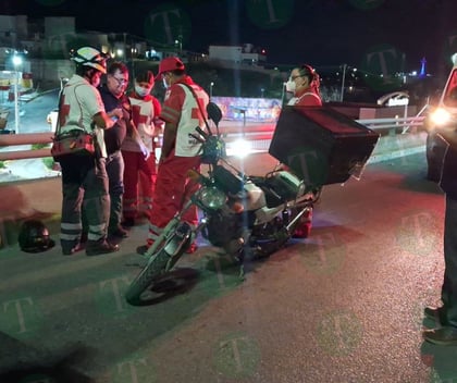 Repartidor de comida rápida resulta herido en accidente en Monclova