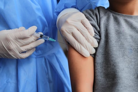 Vacunas para niños de 5 a 11 años de edad están por llegar a la región