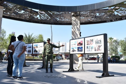 Ejército Mexicano monta exposición de fotos en Plaza Principal de Monclova