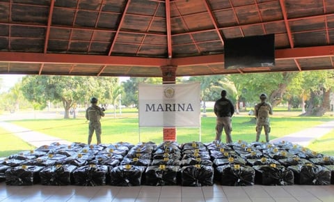 Marina asegura más de tres toneladas de cocaína en inmediaciones del puerto de Lázaro Cárdenas, Michoacán