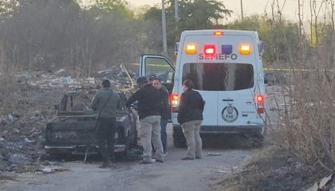 Hallan cuerpo dentro de una camioneta calcinada en Culiacán, Sinaloa