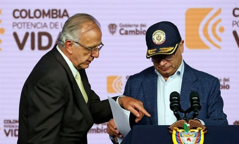 "Desaparecen" de Colombia más de un millón de misiles y municiones, alertan sea para tráfico de armas