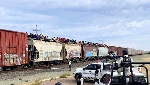 Reportan dos trenes varados con cientos de migrantes en Zacatecas
