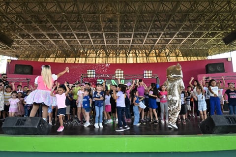 Grupo Industrial Monclova festeja en familia el Día del Niño en Parque Xochipilli I •