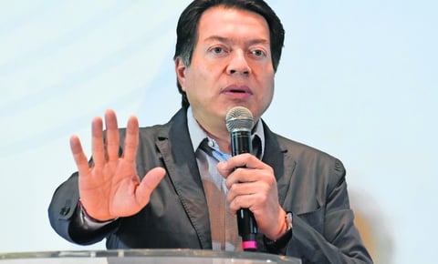 Mario Delgado acusa a Xóchitl Gálvez de obtener contratos millonarios a cambio de autorizar pisos ilegales en MH