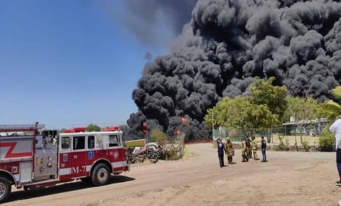 Se desconocen las cusas que provocaron el incendio en empresa de combustibles en Culiacán