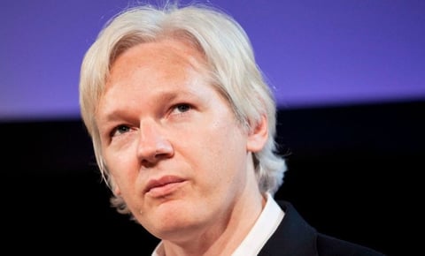 Abogada de Julian Assange pide a Gabriel Boric que interceda ante EU para cerrar el caso