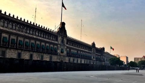Palacio Nacional amanece blindado con vallas de tres metros de altura