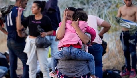 AMLO destaca que gobernador de Texas ha moderado su postura ante migrantes