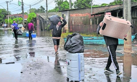 Lula anuncia apoyos para 200 mil familias damnificadas tras inundaciones al sur de Brasil