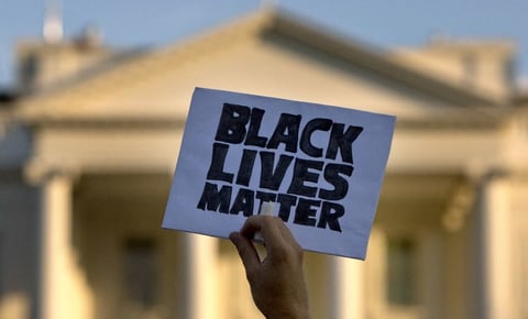 Gobernador de Texas indulta al asesino de un manifestante de Black Lives Matter en 2020