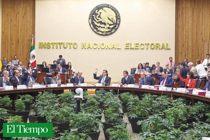 Consejeros del INE podrán ganar más que AMLO en 2020