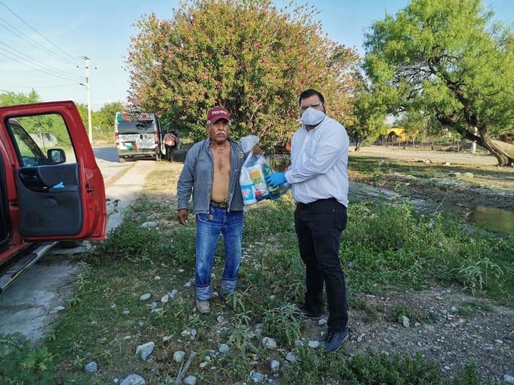 Reciben del alcalde Abraham Segundo 40 kits de limpieza,  acude sólo al Ejido San Isidro