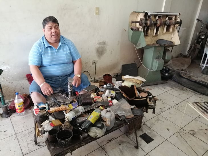 Resiste familia ‘Quintanilla’ 60 años reparando calzado