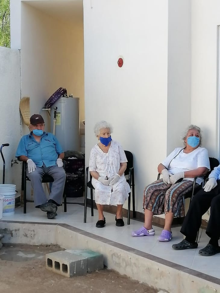 Realizan una sanitización y  limpieza al asilo  de ancianos en  ‘San Buena’ 