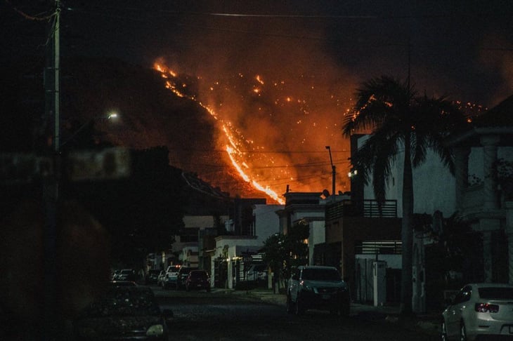 Se incendia cerro Bachoco en Hermosillo; tras dos horas lo controlan