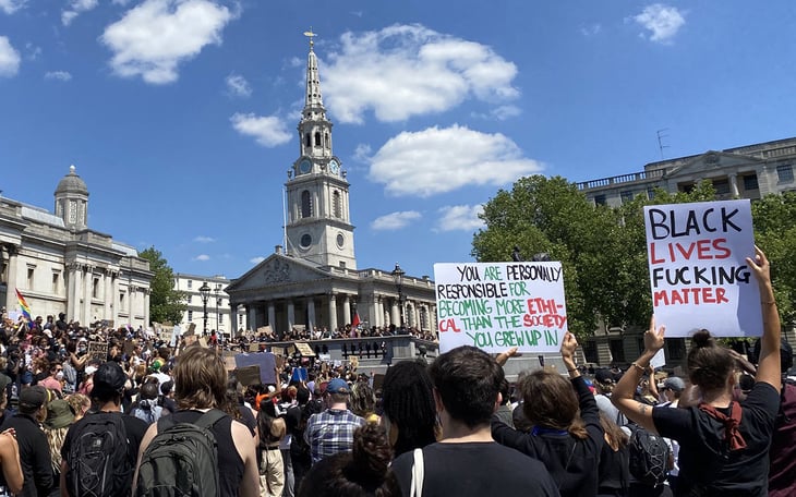 Cientos de personas marchan en Londres y Mánchester en apoyo a #BlackLivesMatter (Video)