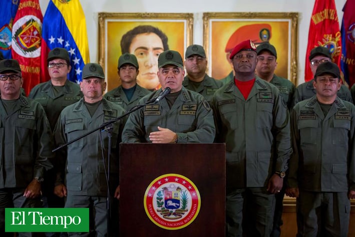 Cúpula militar expresa 'absoluta lealtad' a Maduro tras ataque frustrado