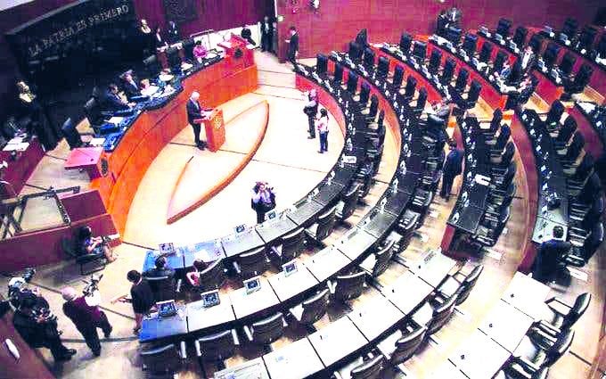 Desaparecen las bancadas de PRD y PES en el Senado