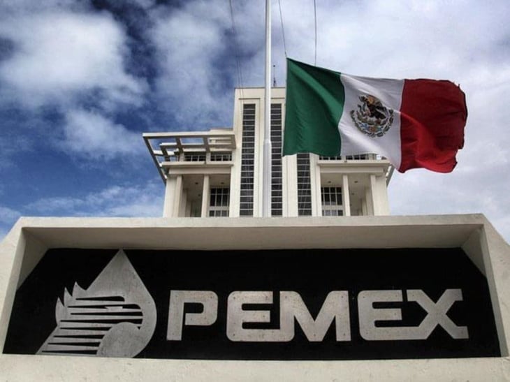 Cancela Pemex contratos con empresas dueñas de barcos ante contingencia
