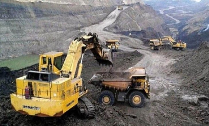 Minería y generación  de energía, sectores  afectados por caída