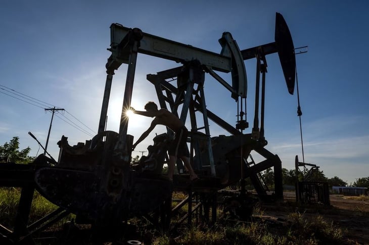 Petróleo Texas baja 1.1% ante el temor de un repunte en casos de COVID-19
