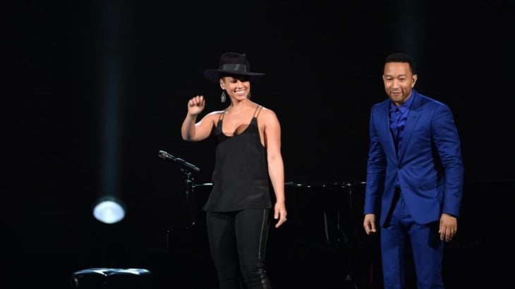 John Legend y Alicia Keys frente a frente en un duelo de pianos