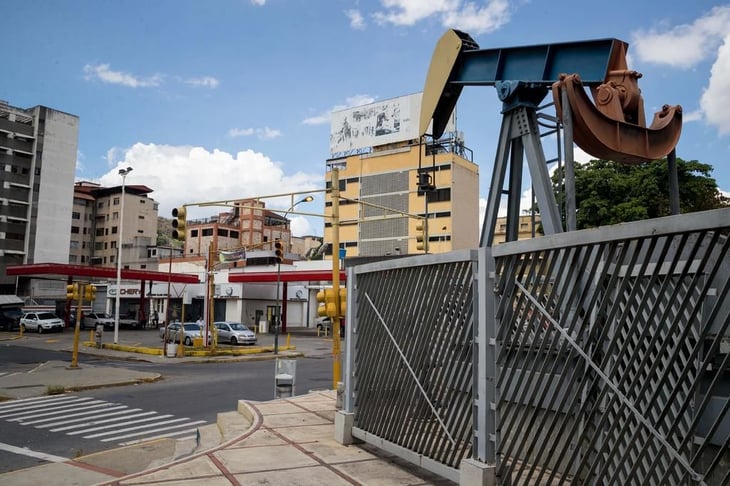UIF denuncia a empresas mexicanas por nexos con petróleo de Venezuela