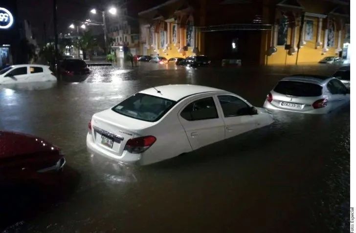 Fuertes lluvias dejan inundaciones en 50 colonias de Xalapa, Veracruz