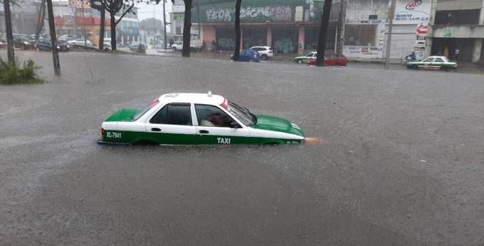 Inundaciones golpean seis municipios de Veracruz