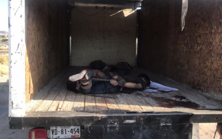 Abandonan vehículo de carga con 4 cadáveres en el panteón de Caborca