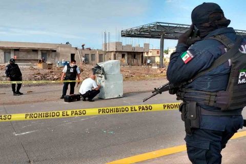 Con grúa roban cajero automático en Sinaloa 