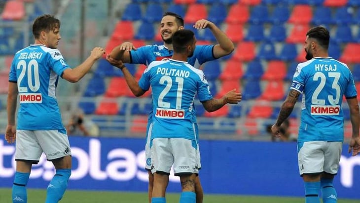 Napoli firmó polémico empate ante Bolonia
