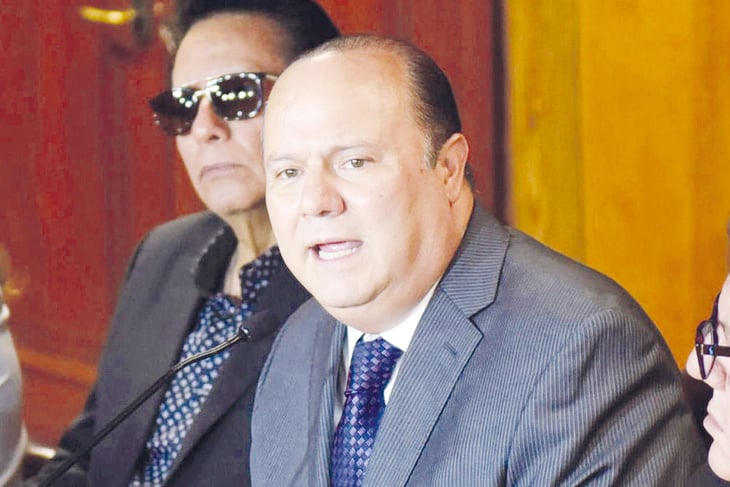 Busca César Duarte evitar extradición con amparo