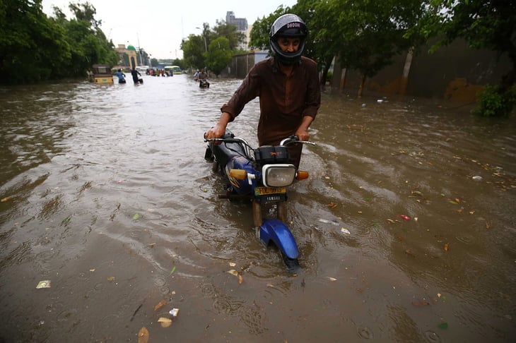 Mueren 55 en inundaciones de India
