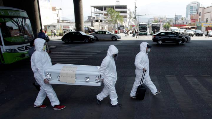 Los más de 40,000 muertos en México ponen en duda el control de la pandemia 