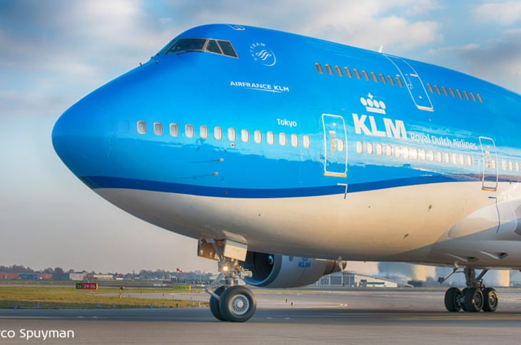 Aerolínea holandesa KLM 'discriminó' a mujer rechazada por un judío ortodoxo