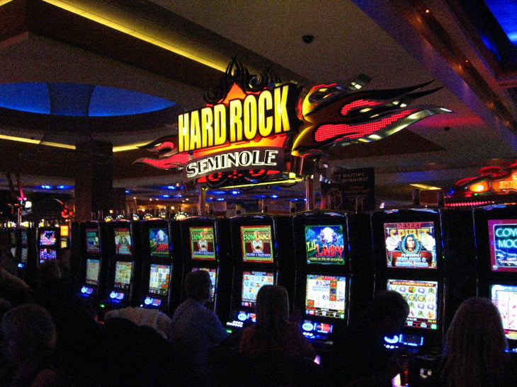 En casino de Florida mujer rompe récord millonario de premio en tragamonedas