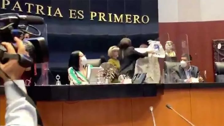Protagoniza Antares Vázquez altercado en Senado, la llaman #AntaresLadyAbusiva (Vídeo)