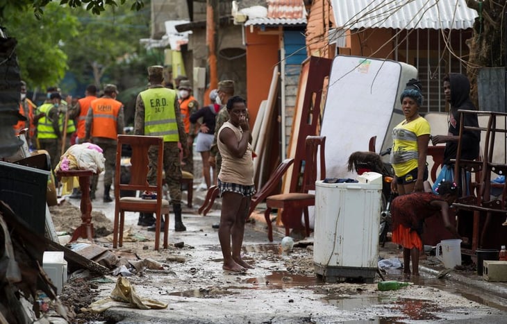 Cientos de dominicanos, sin casa tras 'Isaías'
