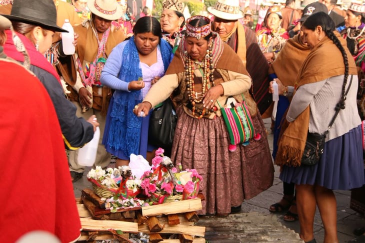En Bolivia piden buena salud con ofrendas a la 'Pachamama'
