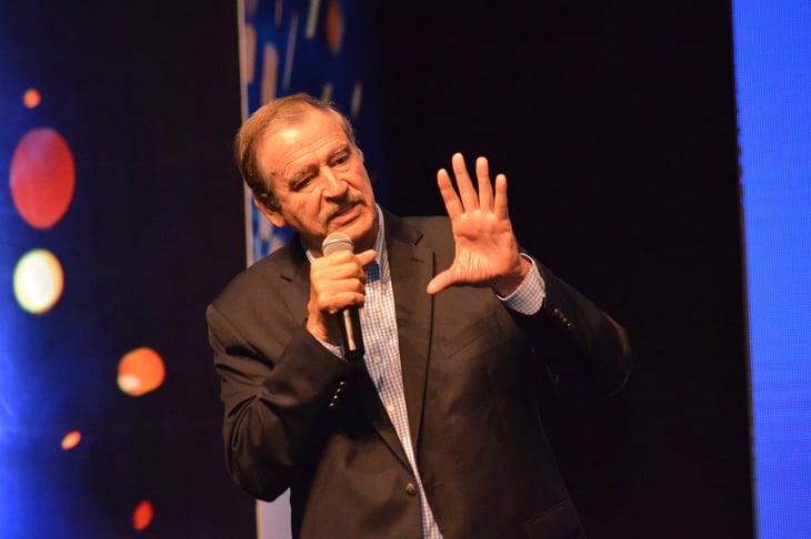 Vicente Fox llama a maestros a dar clases virtuales