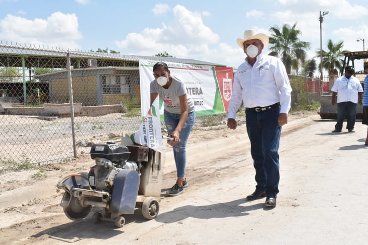 Banderazo a obra  de agua potable en Ejido La Cruz