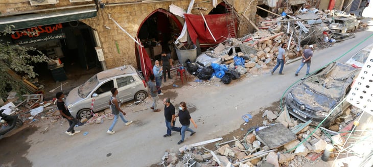Trabajos de rescate en silencio y más de 150 muertos tras la explosión en Líbano
